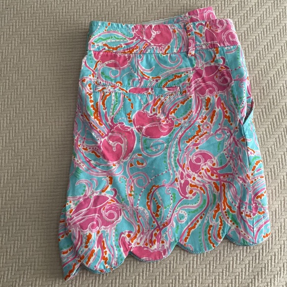 Lilly Pulitzer women’s buttercup shorts - Picture 3 of 6